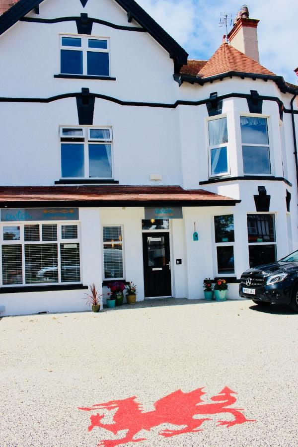 Cwtch Guesthouse Llandudno Exterior photo