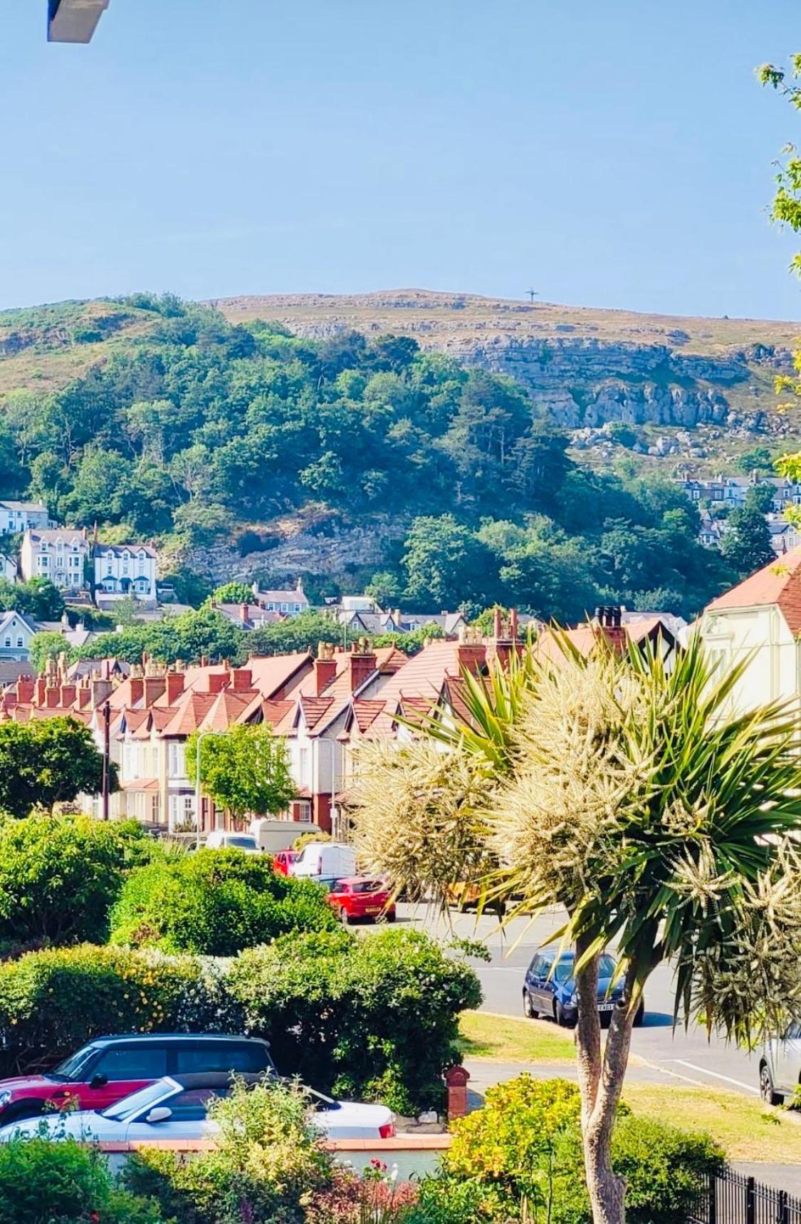 Cwtch Guesthouse Llandudno Exterior photo