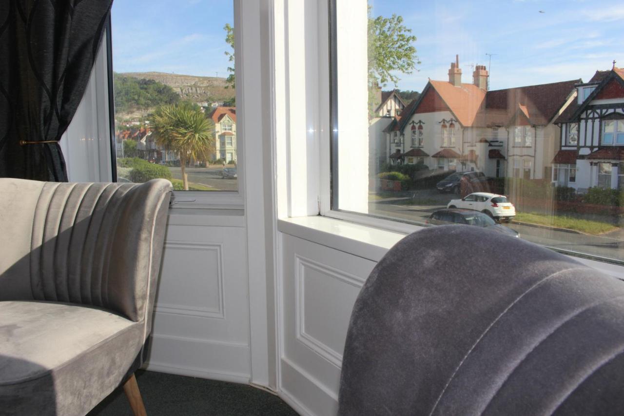 Cwtch Guesthouse Llandudno Exterior photo